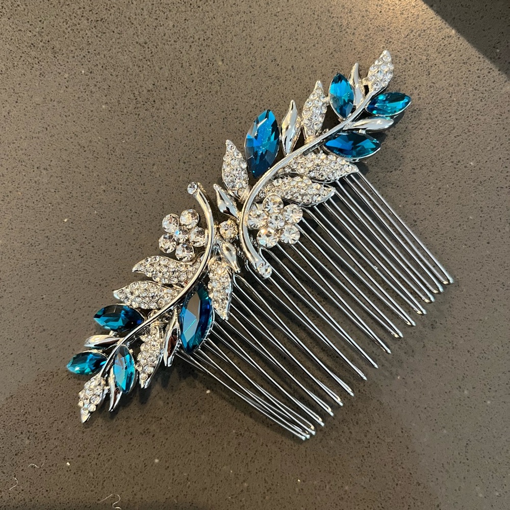 Elegant Silver and Sapphire Blue Hair Comb